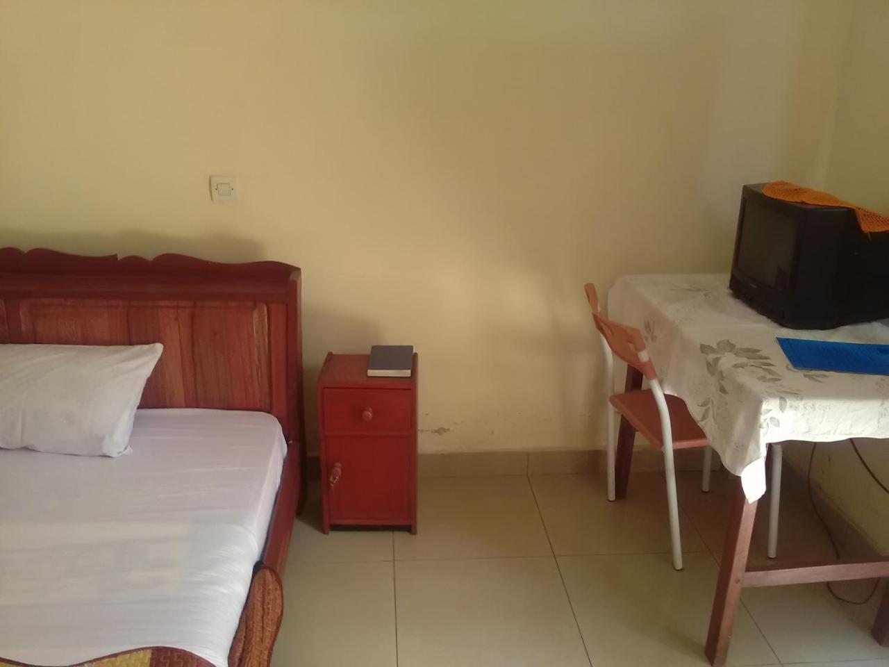 Gloria Motel Cyangugu Luaran gambar